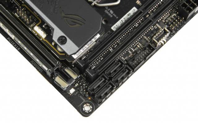ROG Z490-IGaming主板开箱：10代Mini主板的巅峰之作