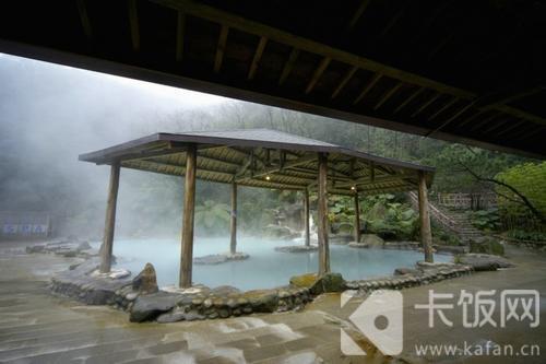 泡温泉是时下不少人养生的好选择，但下列哪种人不适合泡温泉