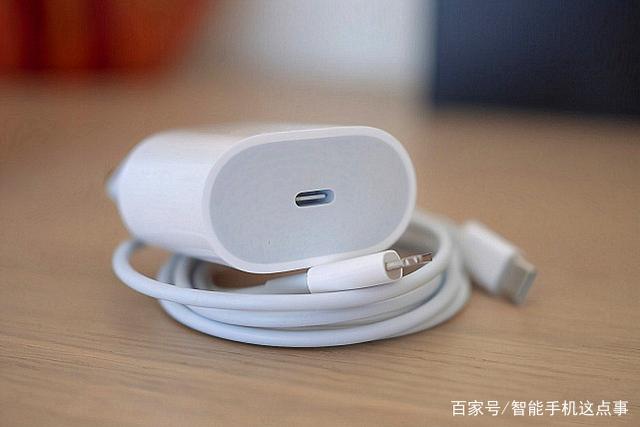 绝密版iPhone 12真机曝光 运行的竟不是iOS