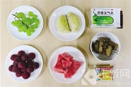 过年开车出门时，不宜食用以下哪种食物