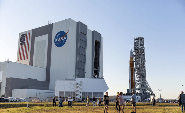 NASA前副局长：内部许多员工强烈反对SpaceX商业宇航员计划