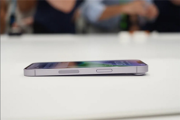 美版iPhone 14可能依然会大量上市：华强北开孔30元 甚至有的改实体卡免费开孔