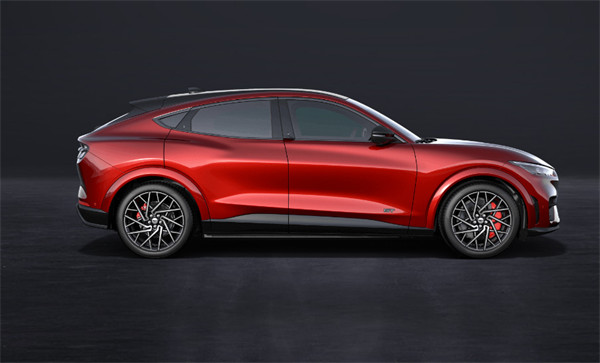 福特电马 Mustang Mach-E SUV 开启 OTA 更新推送，支持远程控制空调、加热等功能