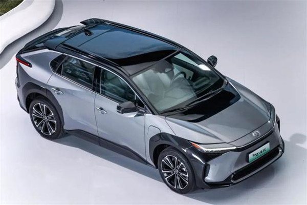 一汽丰田首款纯电动车型 bZ4X 限时优惠 6 万元，到手价仅 13.98 万元起