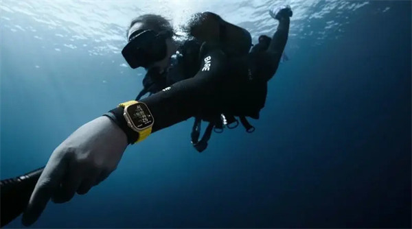 苹果为 Apple Watch Ultra 智能手表用户提供防水性测试
