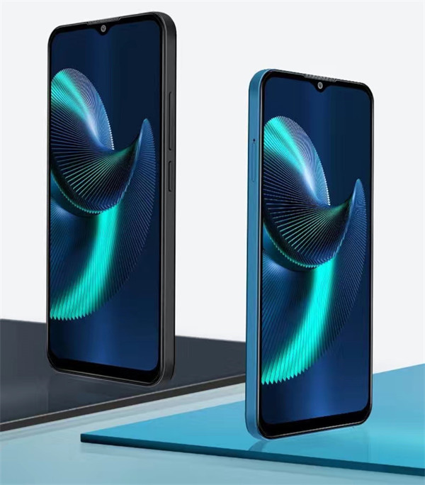 酷派锋尚 40 手机上线：三种版本可选，售价 899 元起