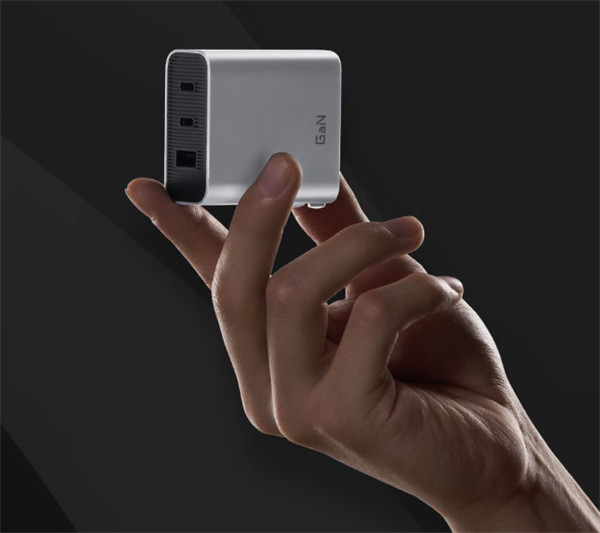 紫米67W 三口氮化镓充电器套装 4 月 12 日开售，定价 149 元