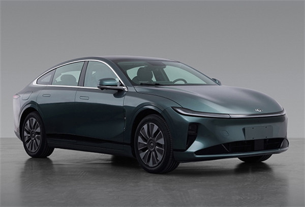 长安启源A06亮相：定位大型电动轿车，采用全新LOGO设计