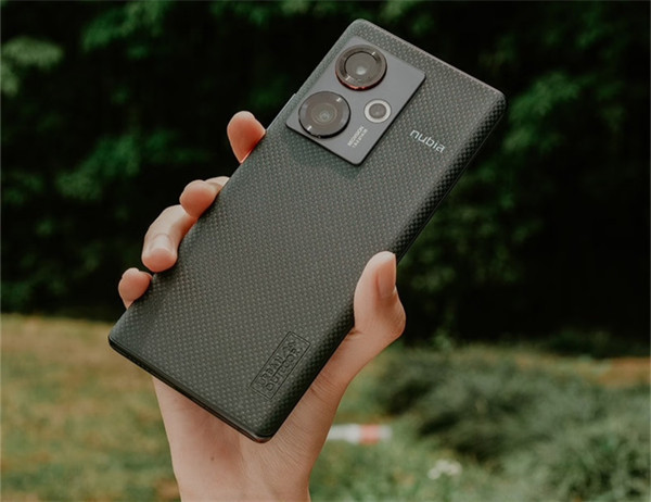 努比亚 Z50 山系生活版将在 4 月 26 日开售,售价 3199 元