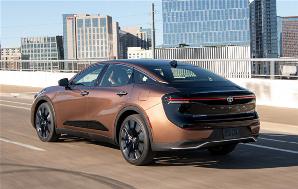 丰田皇冠SportCross开启预售，售价36.90万元起