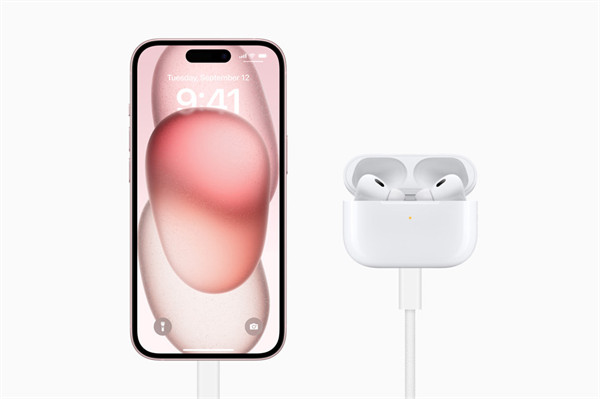 苹果 iPhone 15 机型改为 USB-C