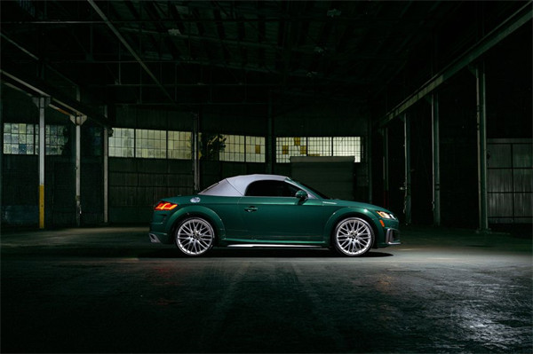 奥迪 TT Roadster Final Edition 最终版推出，限量 50 辆