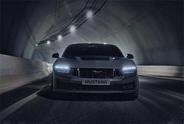 全新福特 Mustang Dark Horse 车型亮相，将于 2024 上半年上市