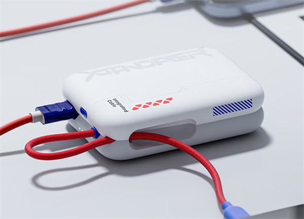 魅族 PANDAER 推出 35W 自带线移动电源，售价 199 元