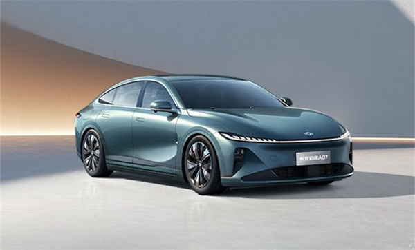 长安启源A07上市，售价为15.59-17.99万元