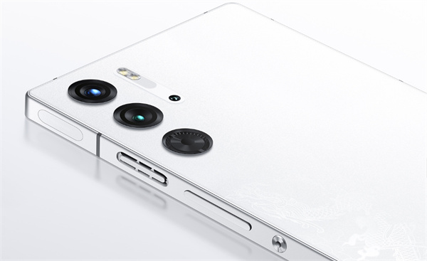红魔 9 Pro 白色特别版云海腾龙开售，售价 5799 元