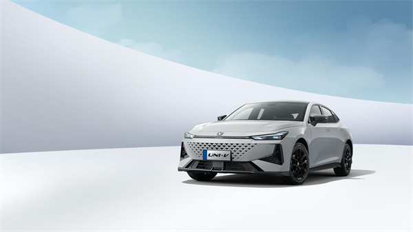 长安第二代 UNI-V 车型上市，售价10.89万元起