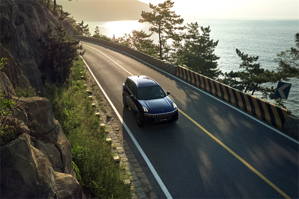 领克 O9 MHEV 四驱全球版上市，售价 23.58 万元