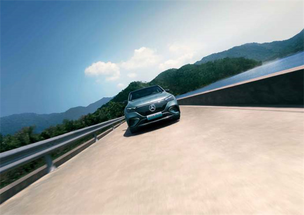 梅赛德斯-迈巴赫 EQS 500 上市，售价 48.60 万元起