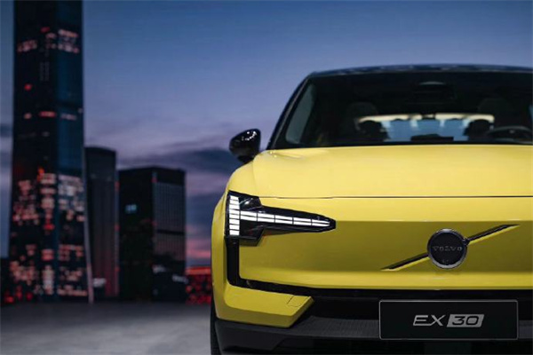 沃尔沃 EX30 开启预订，预售价 21 万元起