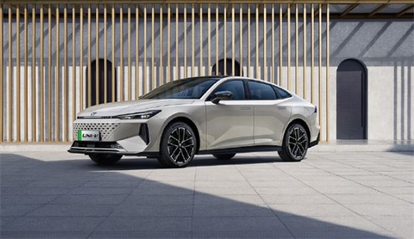 长安第二代 UNI-V 智电 iDD 车型上市