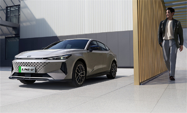 长安第二代 UNI-V 智电 iDD 车型上市