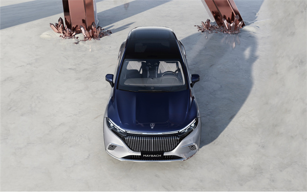 梅赛德斯-迈巴赫 EOS 纯电 SUV 上市