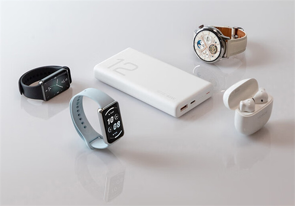 荣耀亲选JOWAY 66W超级快充移动电源开启预售