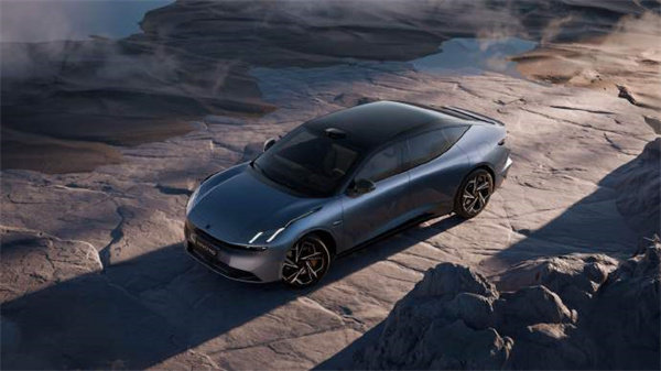 领克首款纯电旗舰轿车 Z10 发布