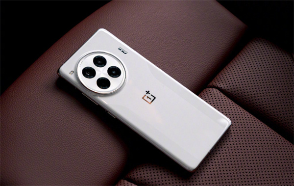 一加 Ace 3 Pro 今日开售，售价 3199 元起