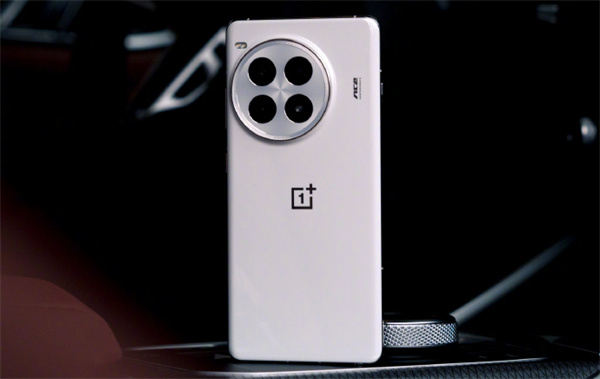 一加 Ace 3 Pro 今日开售，售价 3199 元起