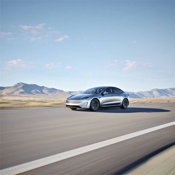 特斯拉 Model 3上线新皮肤“快银车漆”