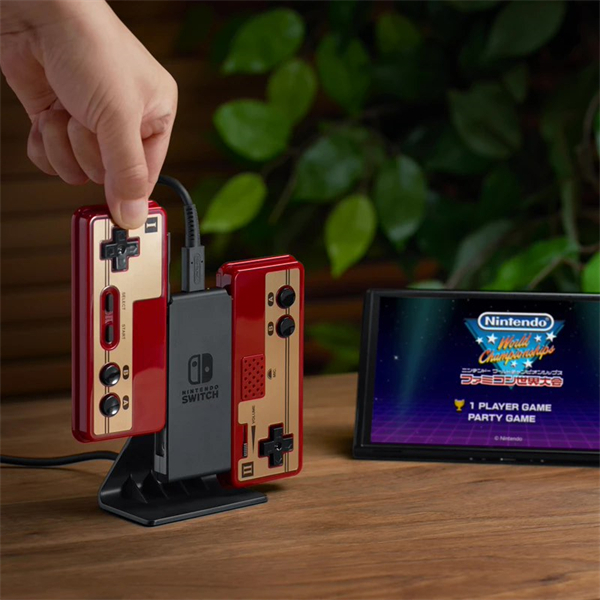 任天堂推出 Switch 主机 Joy-Con 手柄充电支架