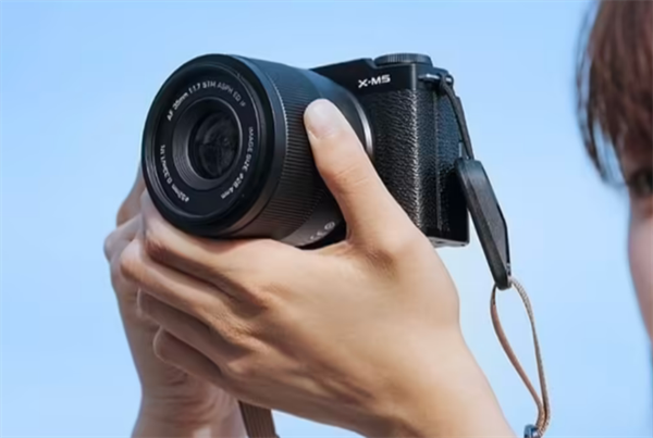 唯卓仕 AF 35mm F1.7 镜头规格曝光