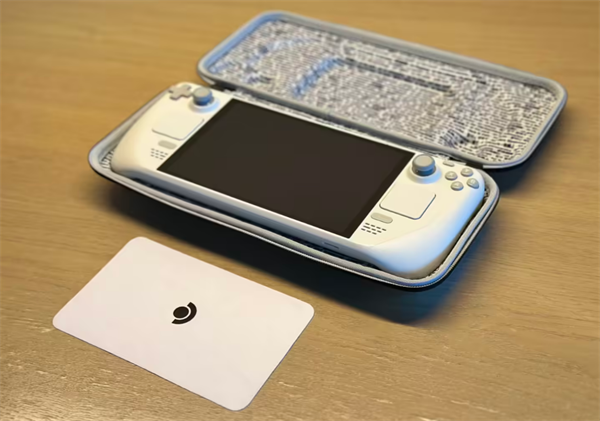 ‌V社发布白色限量版Steam Deck OLED掌机‌