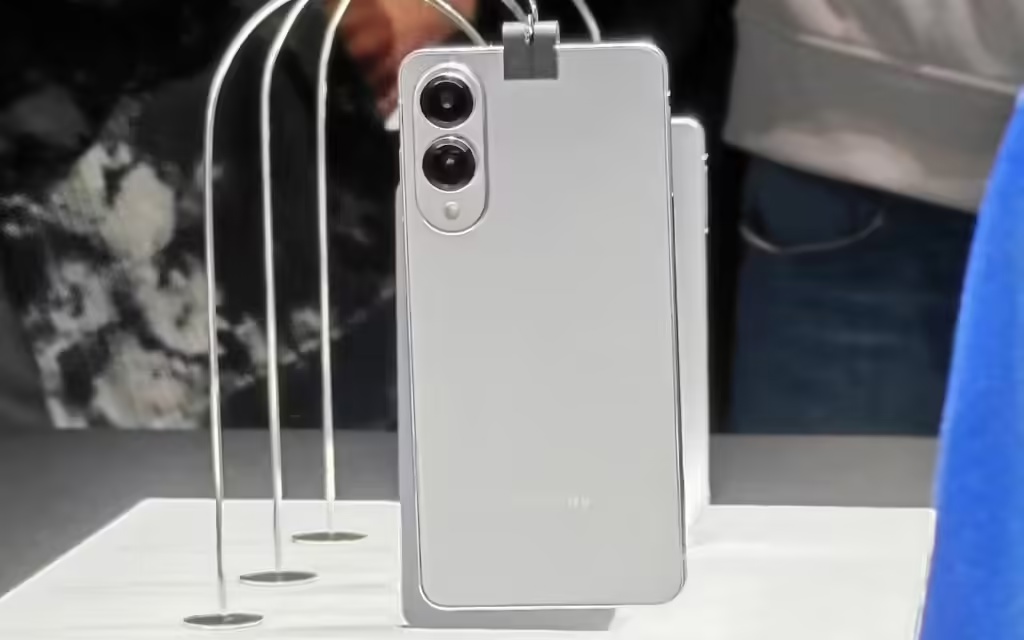 消息称三星 Galaxy S25 Edge 手机 4 月 16 日发布